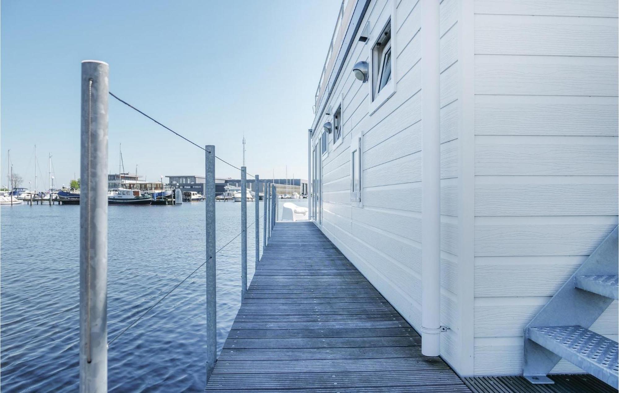 Hotel Aqualiving Aalsmeer Exterior foto
